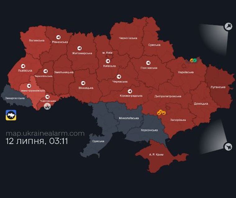 В Киеве, Черновцах и Луцке взрывы, во многих областях работает ПВО